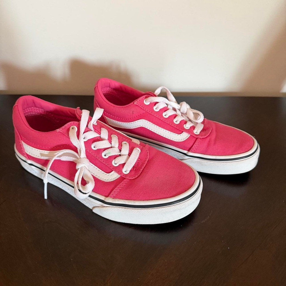 Vans Ward Hot Pink Canvas Low Top Skate Sneakers - Size 2.0 Kids